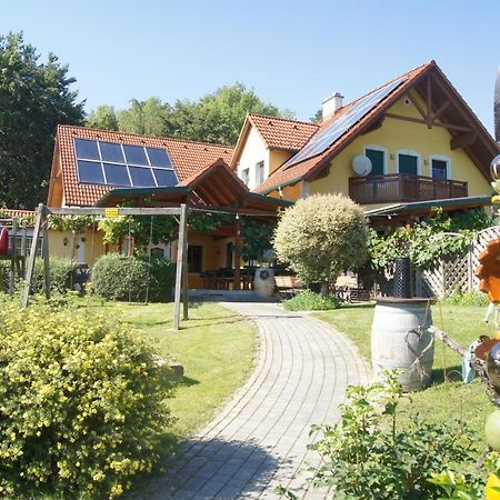 Riegler'S Buschenschank Fürstenfeld Exteriör bild